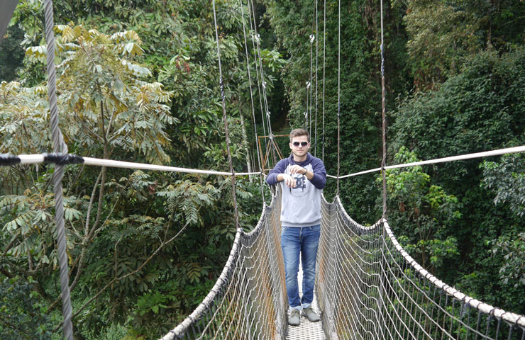 Isumo Waterfall trail